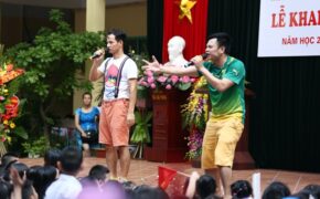 Xuân Bắc rủ Tự Long quậy tung trường con trai dịp khai giảng