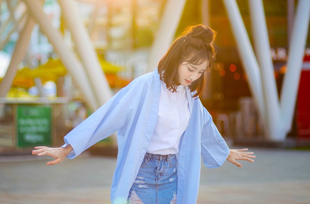 Sau khi tốt nghiệp đại học, Vy tiếp tục hướng đến con đường hoạt động nghệ thuật và đang rèn luyện khả năng diễn xuất để có thể mang đến những vai diễn nhập tâm và giàu cảm xúc hơn.