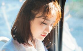 Xuất hiện “thiên thần xe buýt” khiến các chàng trai xiêu lòng