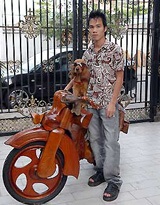 Kỷ lục gia 8X và chiếc “xe trâu” độc đáo