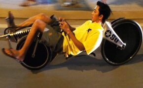 Teen Sài thành thích thú với “Xe đạp nằm”