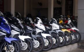 Câu chuyện chàng trai tiết kiệm 100 triệu đồng mua xe cho bố