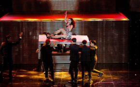 “Thót tim” màn xoay vòng trên không của “nữ hoàng chiêu trò” Yến Trang