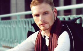 Gặp thầy giáo – ca sĩ Mỹ làm giới trẻ Việt xao xuyến