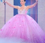 Chương Tử Di bị chỉ trích vì…hát nhép!