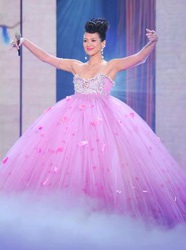 Chương Tử Di bị chỉ trích vì…hát nhép!