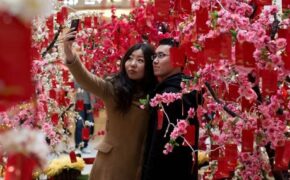 Chuyện thuê người yêu ngày Tết “làm nóng” mạng xã hội Trung Quốc