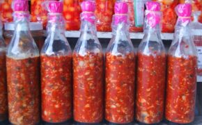 Đặc sản mắm sò Lăng Cô Huế