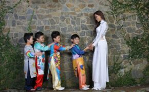 Hoa hậu Diễm Hương xinh tươi trong áo dài trắng