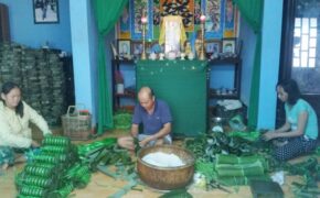 Bánh tét cổ truyền 400 năm làng Chuồn “hút” hàng dịp Tết