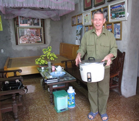 Nồi cơm to của gia đình ông Phan Văn Hiển.