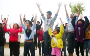 200 teen Huế lần đầu tiên nhảy flashmob chào mừng Festival