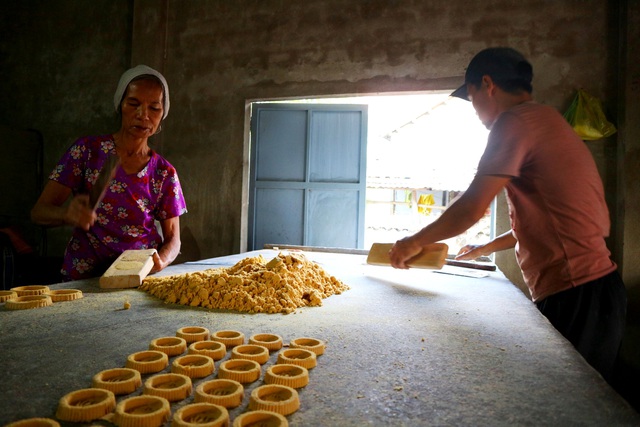 Làng bánh in truyền thống An Lạc nhộn nhịp vào vụ Tết - 3