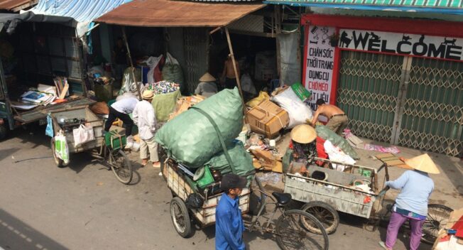 Cánh ve chai “ăn nên làm ra” dịp đầu năm