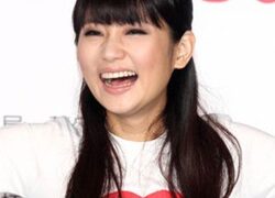 Nữ ca sĩ bị bỏng Selina đã có những bước đi đầu tiên