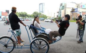 Hoàng My quay clip giới thiệu bản thân
