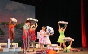 Hoài Linh – Minh Vượng hài hước trong “Thành phố cười”