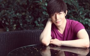 Nathan Lee mừng sinh nhật hoành tráng