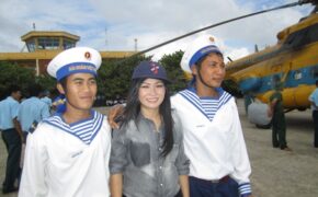 Phương Thanh, Quốc Thiên hát ngoài Trường Sa