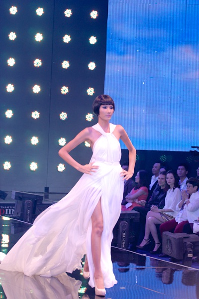 Hoàng Thùy trở thành Quán quân Vietnam’s Next Top Model 2011  - 9