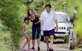 Vòng quanh thế giới giải trí ngày 23/12