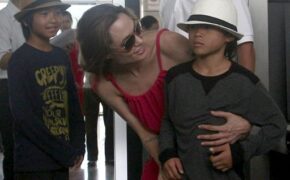 Hình ảnh ngọt ngào của Jolie và Pax Thiên