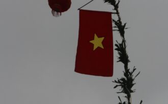 Mong mau tới Tết dựng nêu ăn chè