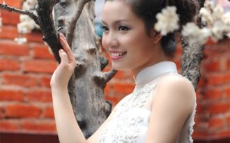 Nhan sắc mặn mòi của “sao mai” Ngọc Anh