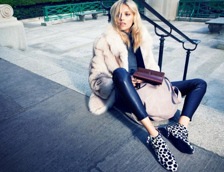 Anja Rubik khoe vẻ cá tính trong quảng cáo Kurt Geiger  - 2