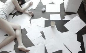 Ăn vạ “đòi chết” kiểu teen