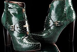 Quyến rũ với BTS giày 2010 của Escada