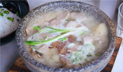 Xôn xao “phở chọc trời” giá 920 nghìn/bát chỉ dành cho đại gia tại Sài Gòn