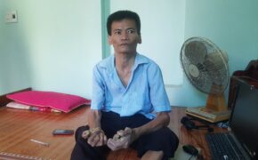 Chuyện về người đàn ông 40 năm mang bệnh “người cây”