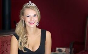 Hoa hậu Hoàn vũ New Zealand bị tước vương miện