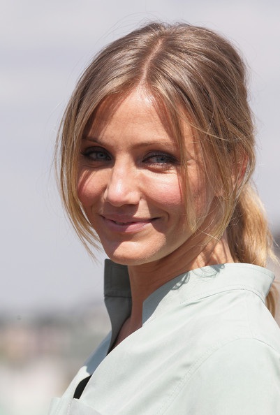 Cameron Diaz khoe chân tích cực để quảng cáo phim - 18