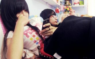 15 tuổi vẫn bị “cấm cung”?