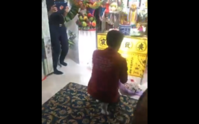 Rơi lệ cảnh chú rể bay từ Nhật Bản về Việt Nam làm “đám cưới” đặc biệt với người vợ đã mất