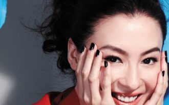 Trương Bá Chi từng phẫu thuật “vòng một”?