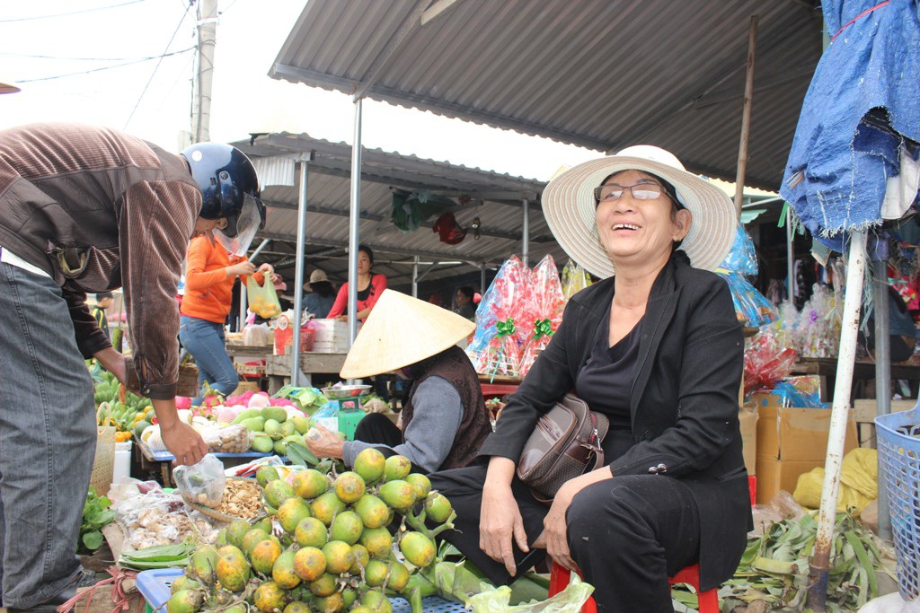 Cau là món hàng đặc trưng tại chợ Phiên cũng như các chợ miền quê