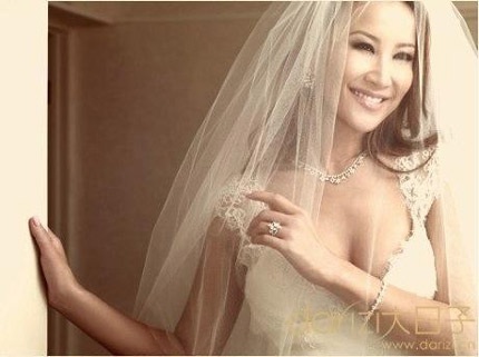 Coco Lee chi mạnh cho đám cưới - 4