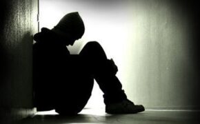 Người trẻ càng giàu càng dễ cô đơn