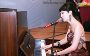 Giáng My hát mừng sinh nhật