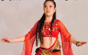 Vũ điệu bellydance theo tiếng trống của thiếu nữ 13 tuổi