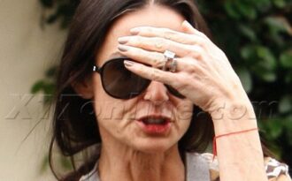 Chồng cũ muốn giúp Demi Moore qua cơn khủng hoảng