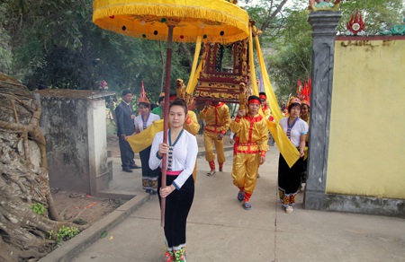 Hàng ngàn người dự Lễ khai Hội Đền Vạn - Cửa Rào - 21