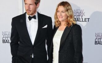 Drew Barrymore kết hôn lần 3
