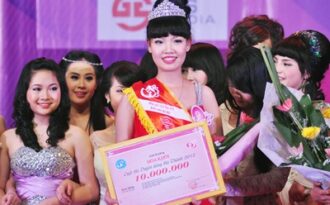 Nữ sinh 1m74 đăng quang Hoa khôi Duyên dáng Hà thành