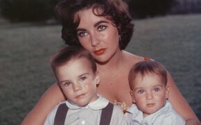 Elizabeth Taylor có con ngoài giá thú?