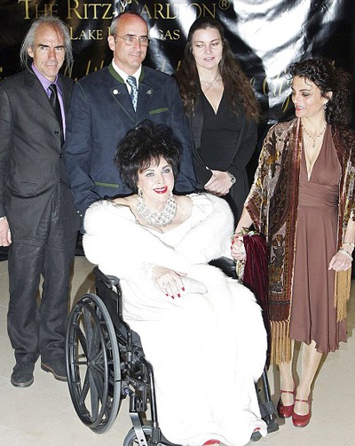 Elizabeth Taylor có con ngoài giá thú? - 2