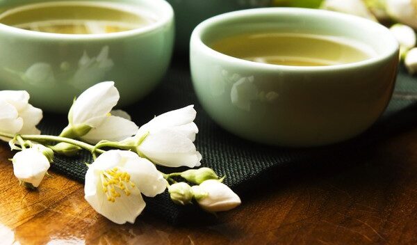 Vì sao trà hoa nhài lại chính là “thức uống số 1” cho ngày hè?